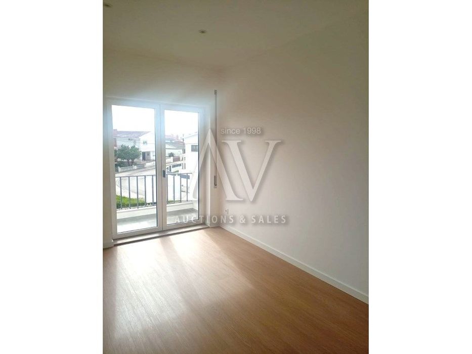 T3 totalmente renovado, com garagem para 2 carros || Leiria