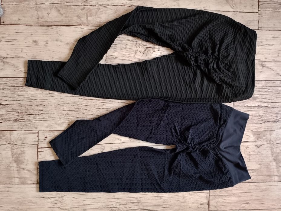 Komplet czarnych legginsów pusch up r.S/M