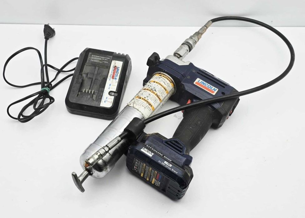 Smarownica elektryczna akumulatorowa LINCOLN POWER LUBER 1880