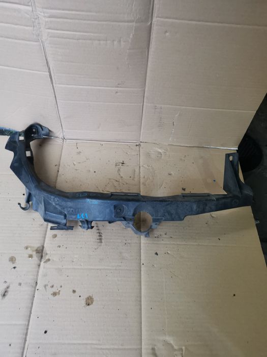 BMW E90 E91 lci lift ślizgi mocowanie lampy lewy przód