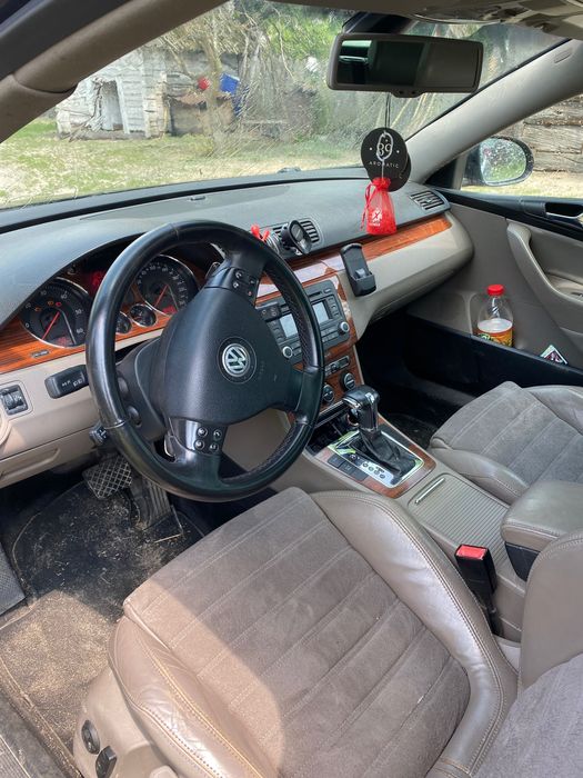 Пасат  б 6 не розмитнени