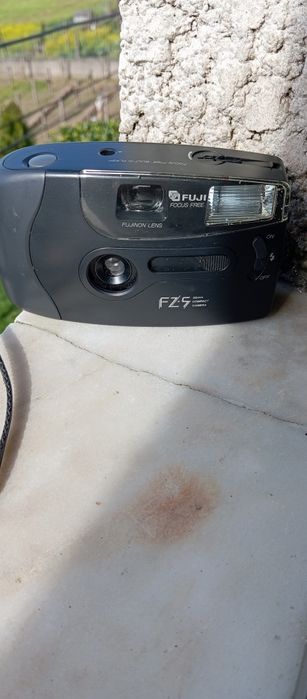 Máquina fotográfica Fuji Fujifilm FZ-5 (1989)