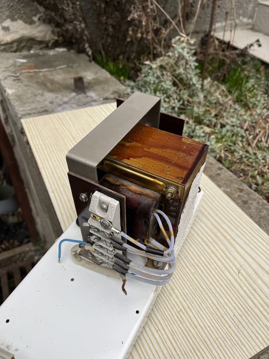 Перетворювач напруги на 24, 12, 7.5V, стан робочий, усе є на фото!