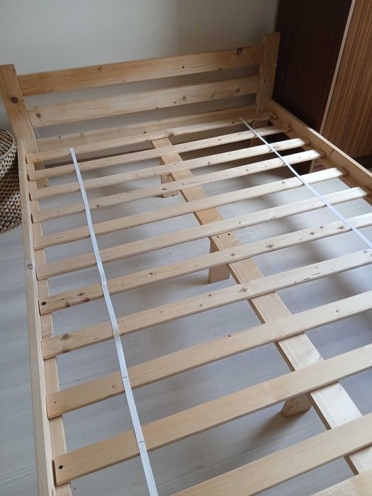 Łóżko drewniane  140x200