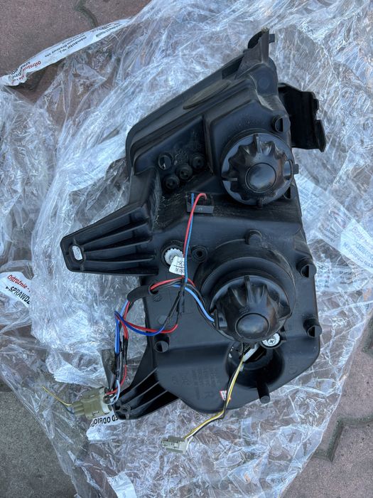 ford mustang 2012  lampa reflektor