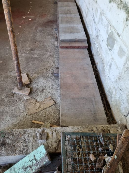 Tábuas de madeira de mutene