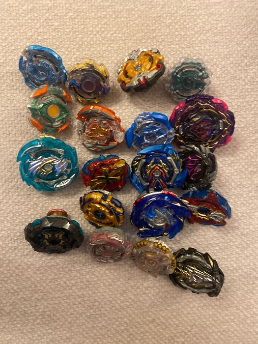 Бейблейд Hasbro та Китай