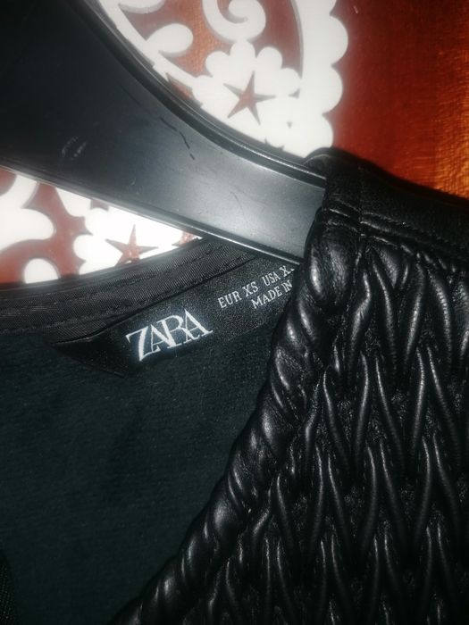 Vestido preto Zara em napa Novo