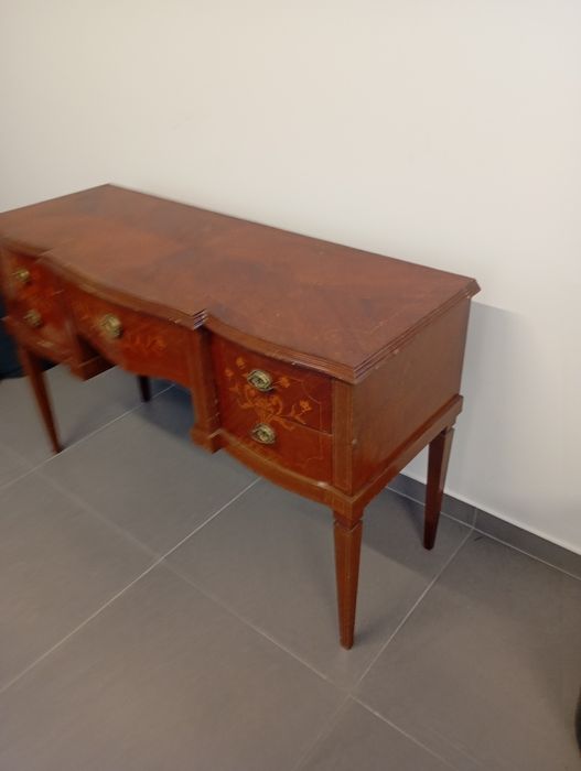 Móvel antigo bom estado