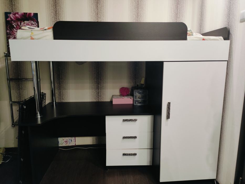 Двухярусная кровать, Двухуровневая зона для учебы и сна+шкаф