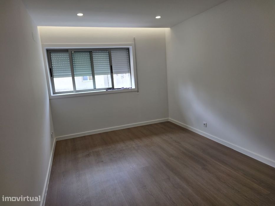 T3 totalmente remodelado | 126 m² | Garagem fechada | Pronto a habitar