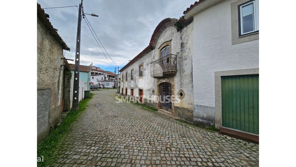 Solar em Ázere p/ reconstruir