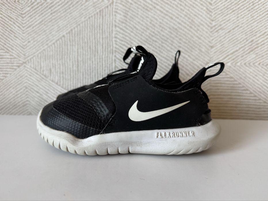 Дитячі кросівки Nike flexrunner розмір 24