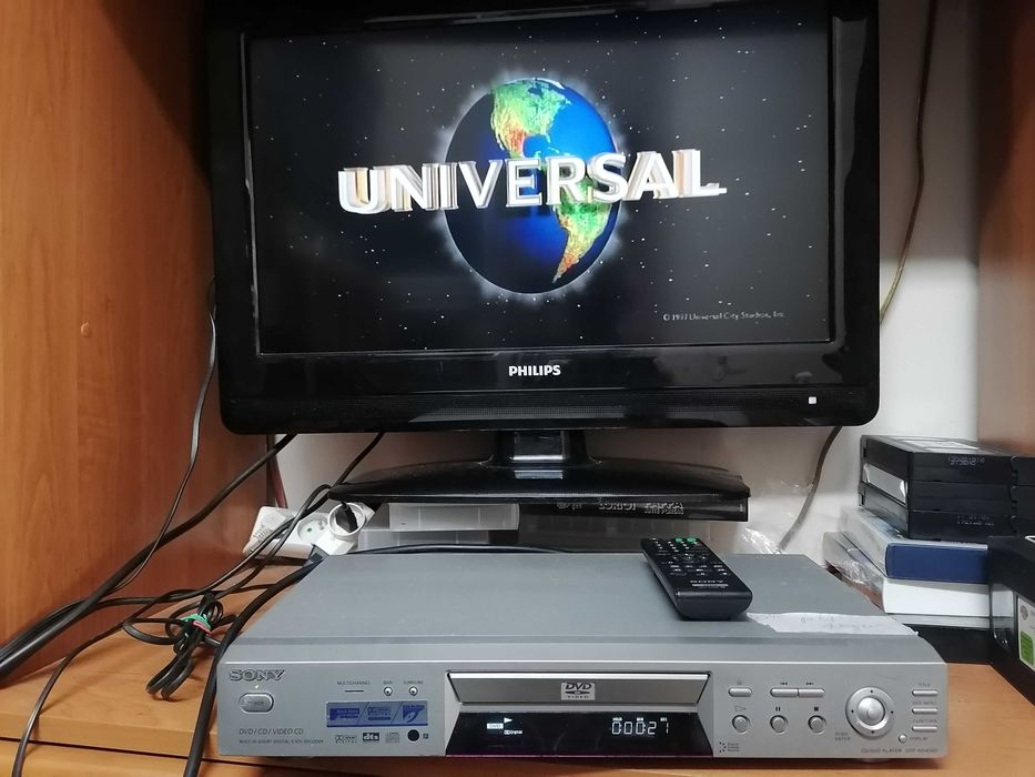 Odtwarzacz CD/DVD Sony DVP-NS400D pilot