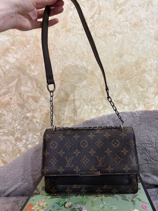 Стильна сумочка крос-боді в стилі lv monogram
