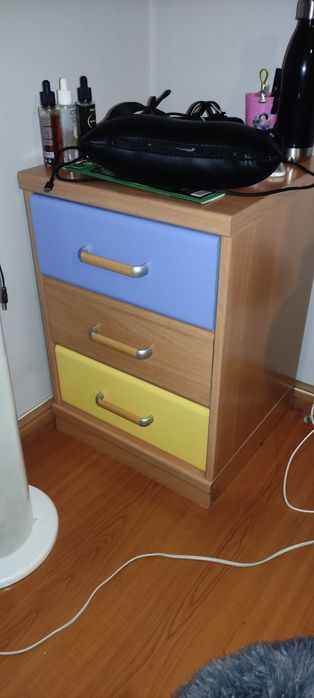 Cama de madeira com 190x90 de solteiro