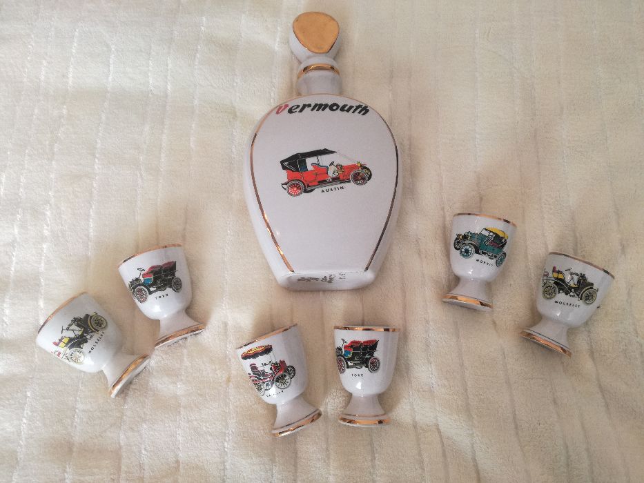 Conjunto de Garrafa +6 Copos em Loiça