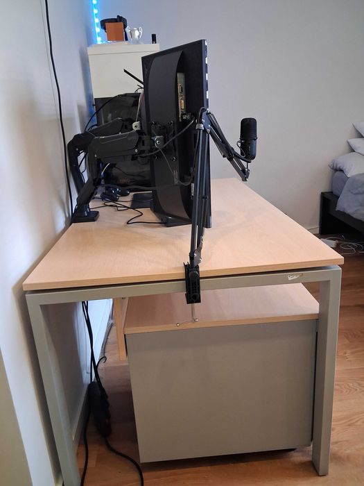 Secretaria e módulo gavetas