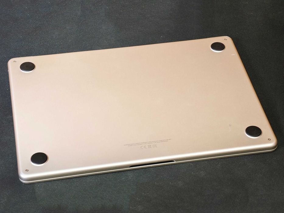 MacBook Air M3 16/256 ГБ — Starlight, A3113 — на запчастини