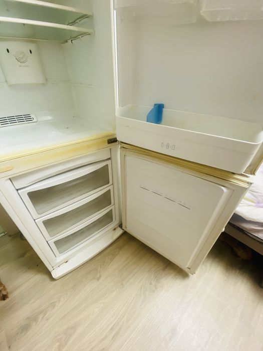 Продам холодильник