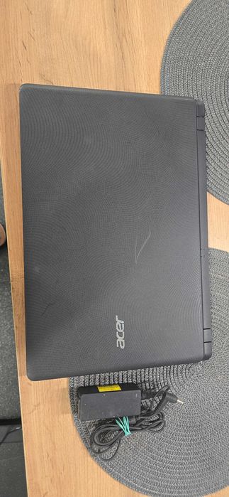 Acer Aspire ES1-572 Intel i3-6006U / 8GB RAM / 128GB SSD / Win10 Pro