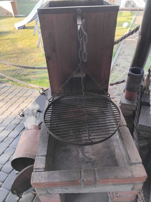Grill betonowy, murowany z cegły