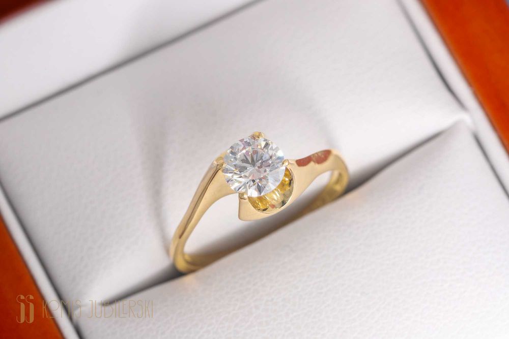 Walentynkowy Pierścionek z brylantem 0.71ct VS1/E Certyfikat IGI