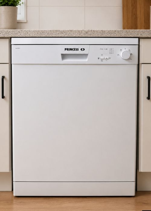 Máquina de lavar louça Princess 
Classe energética A+
Bastante económica
Em bom estado 
60*60*85cm