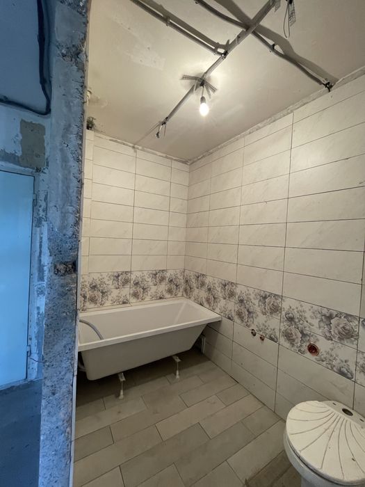 Продам 1-к квартиру  Индустриальний