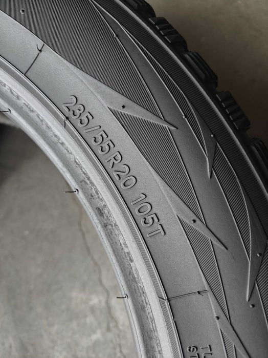 2шт R20 235 55 шини зимові Toyo Obseve G3-Ice добрий стан