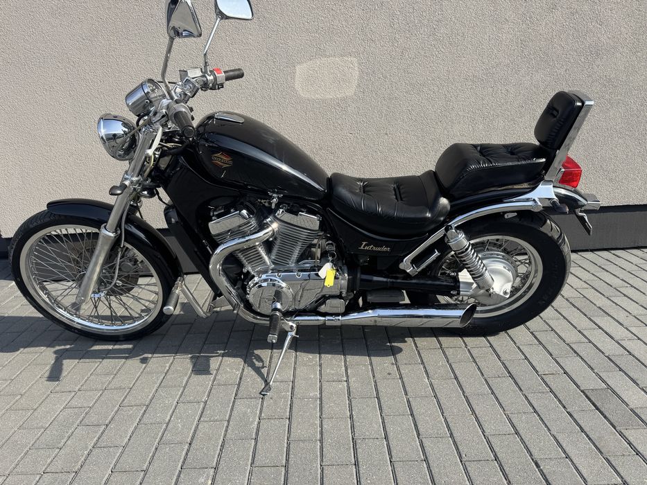Suzuki Intruder VS750