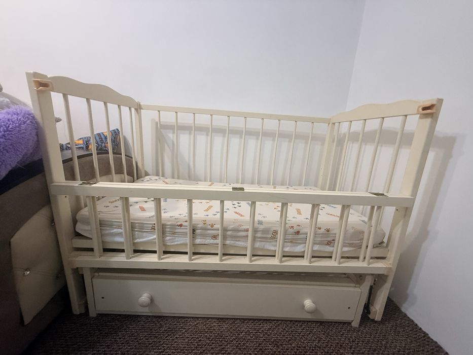 Дитяче ліжко, колиска, ліжечко