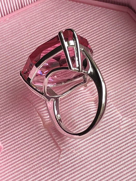 Кільце з великим каменем Swarovski