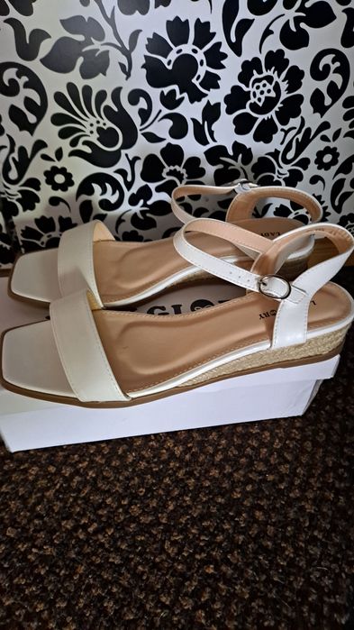 Sandałki damskie nowe r.41