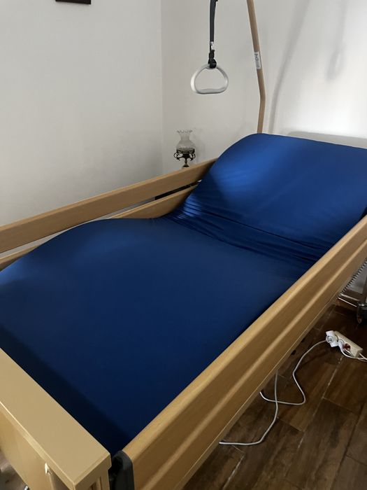 Cama Hospitalar Elétrica Burmeier com Colchão e Trapézio