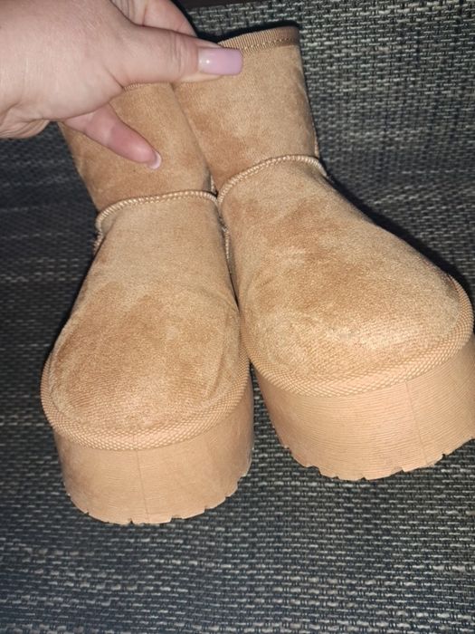 Уги бежеві 37рр на платформе