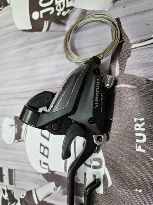 Klamkomanetki Shimano 3x7 . Nowe oryginalne.