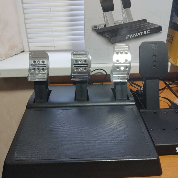 Пружины и педали Thrustmaster.Fanatec