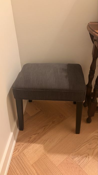Banco almofadado IKEA