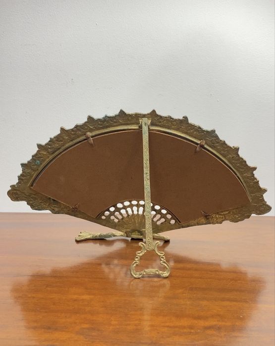 Espelho de mesa.