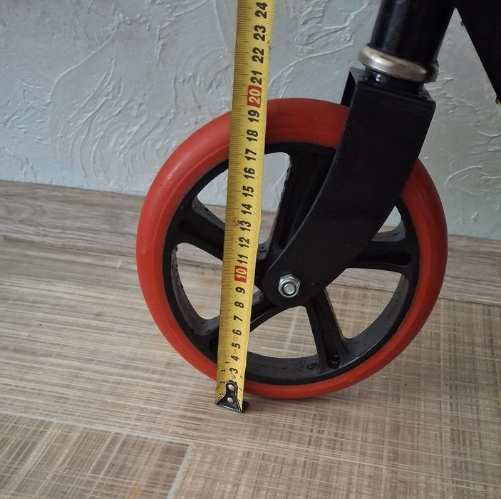 Дитячий  самокат