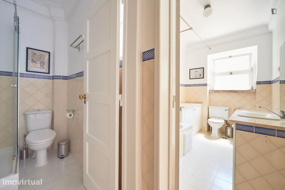 Quarto - localizado em São Sebastião Lisbon