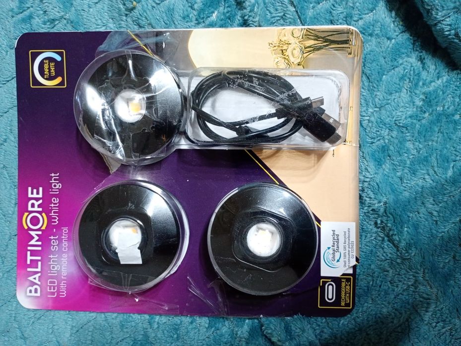 Trzy lampki ledowe przyklejanie na magnez