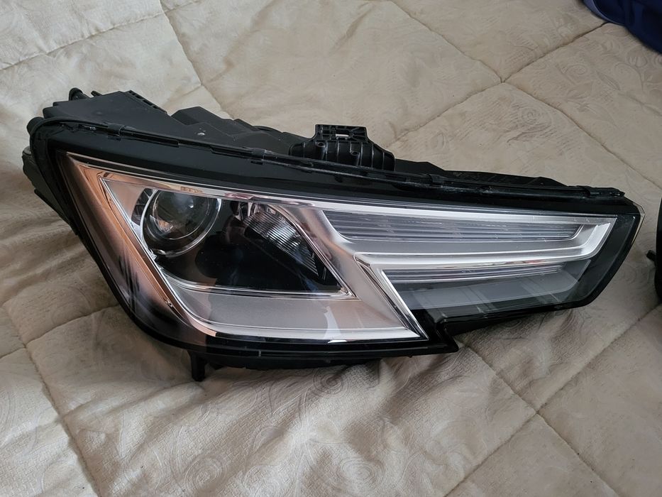2 FARÓIS- Conjunto de farois originais Audi A4 B9 Xenon