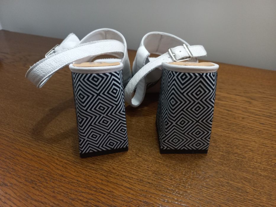 Buty na koturnie 39r.