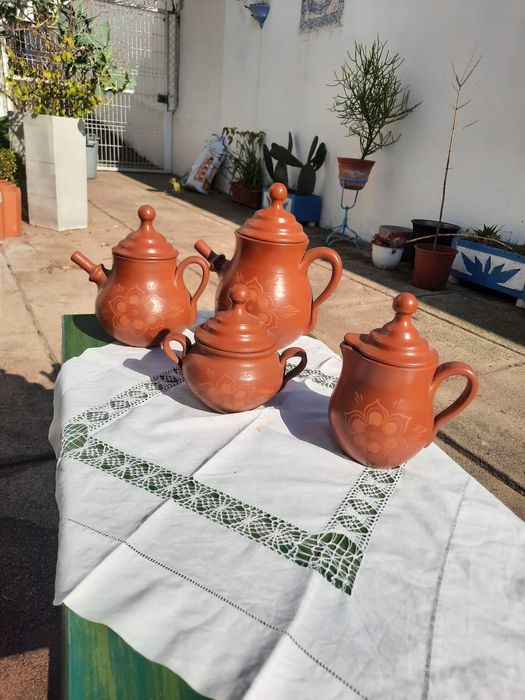 Serviço de chá em barro