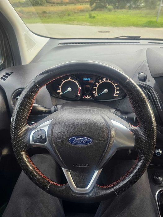 Ford Transit Courier 50 mil quilómetros