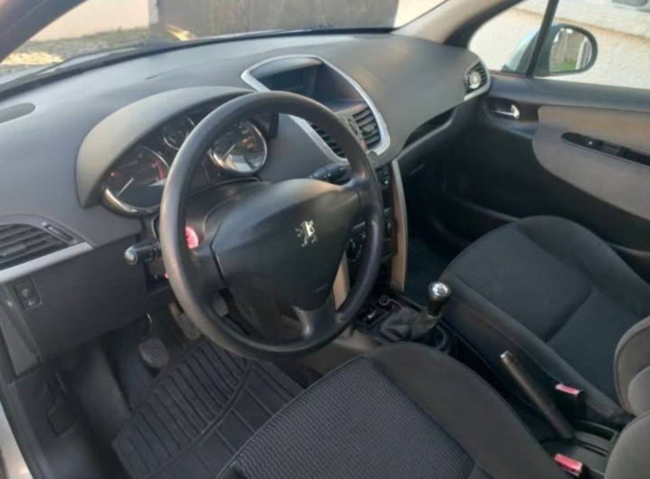 Peugeot 207 1.6HDI 5 lugares Selo antigo
