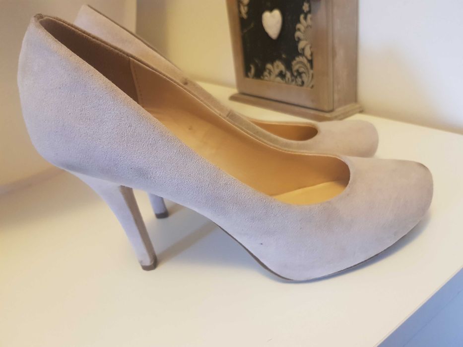 Szpilki beżowe wysoki obcas Graceland