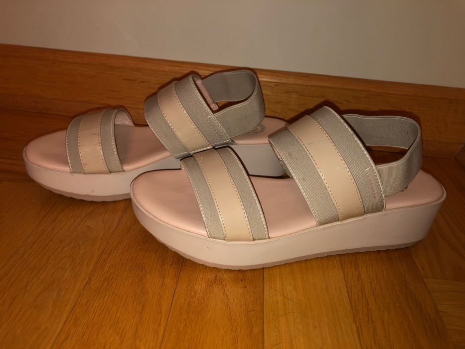 Sandały na koturnie rozm. 38